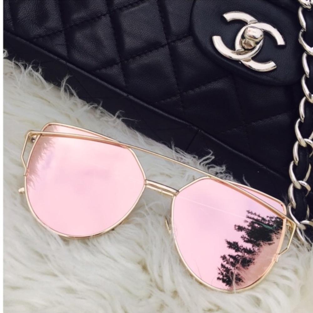 Rose Gold Mirrored Sunglasses - Picture 3 of 4